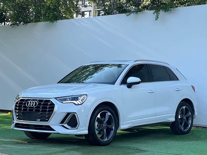 Audi Q3 2022 35 TFSI Stylish Dynamic