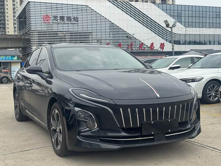 Hongqi E-QM5 2021 Charging Qixiang Edition