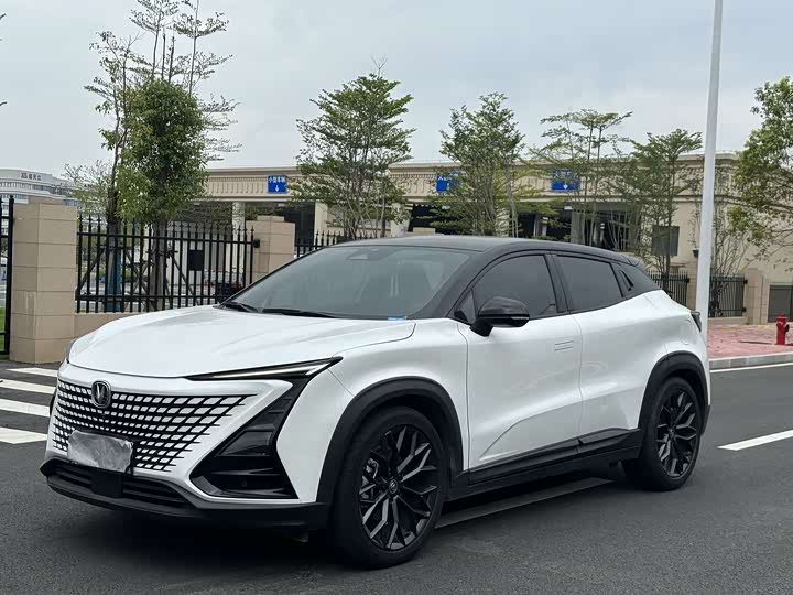 UNI-T 2022 Model 2.0T Premium Version