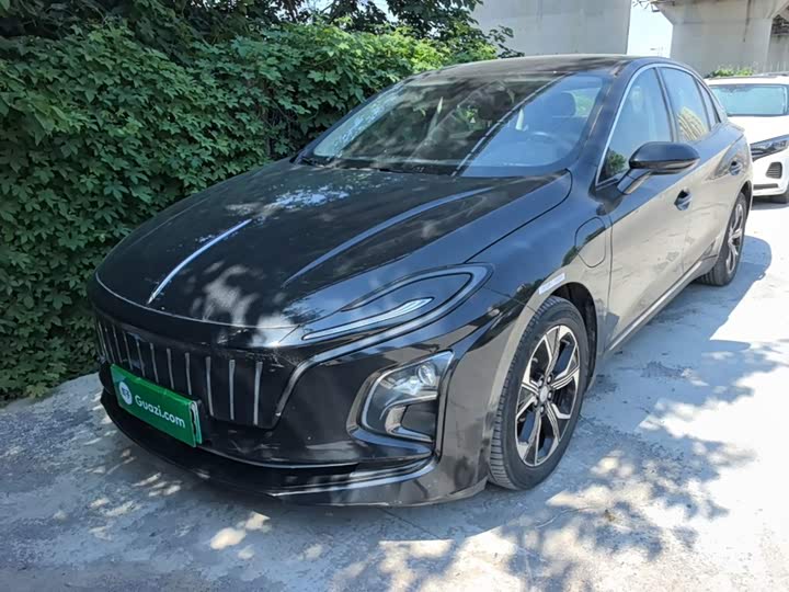 Hongqi E-QM5 2023 facelift basic travel version