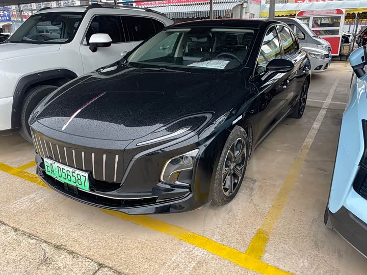 Hongqi E-QM5 2024 450km travel version