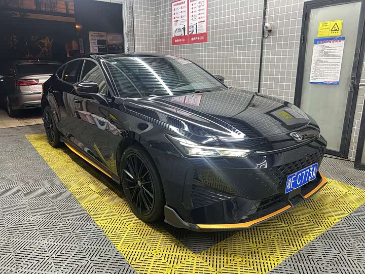 Changan UNI-V 2025 1.5T 500Bar distinguished sports model