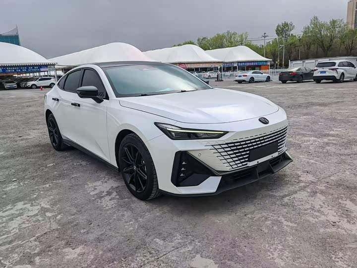 Changan UNI-V 2024 1.5T high-energy version
