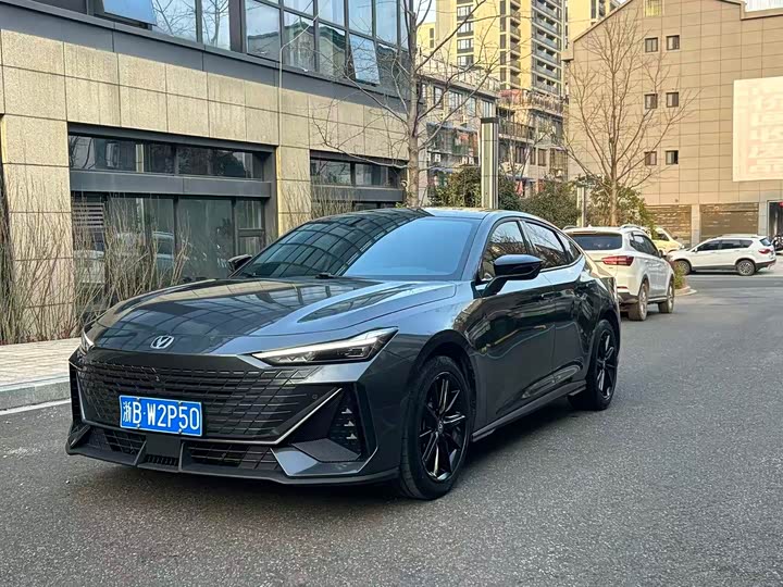 Changan UNI-V 2023 1.5T Prestige Edition