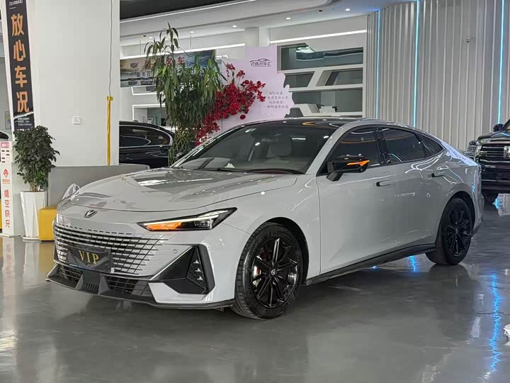 Changan UNI-V 2023 1.5T Prestige Edition