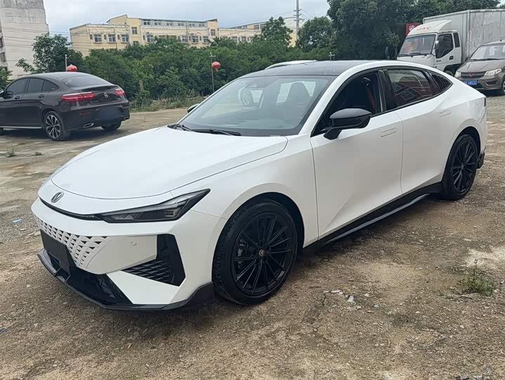Changan UNI-V 2024 1.5T noble sports model