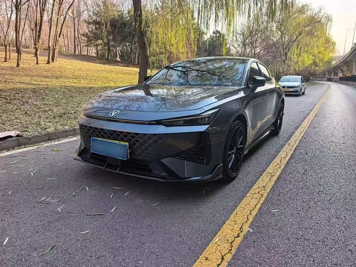 Changan UNI-V 2024 1.5T noble sports model