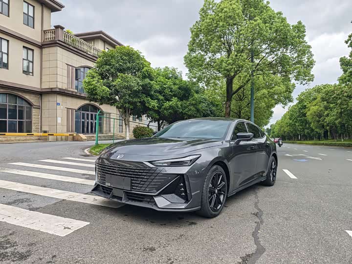 Changan UNI-V 2022 1.5T ZunGui Edition