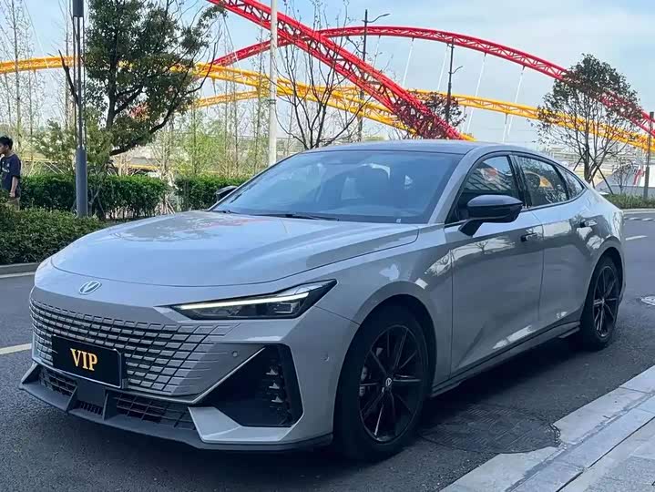 Changan UNI-V 2022 1.5T ZunGui Edition