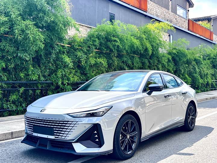 Changan UNI-V 2022 1.5T ZunGui Edition