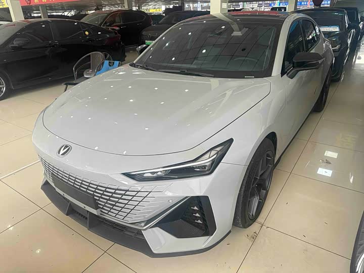 Changan UNI-V 2022 1.5T ZunGui Edition