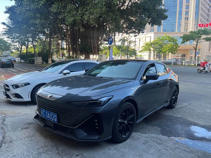 Changan UNI-V 2022 1.5T ZunGui Edition
