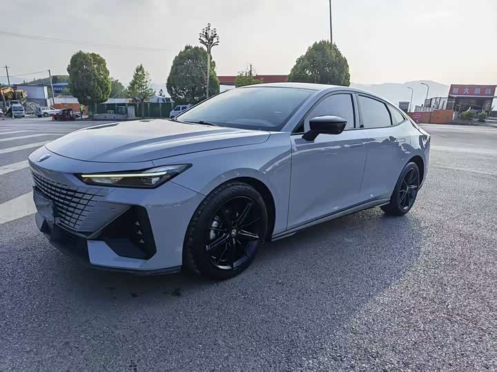 Changan UNI-V 2023 1.5T Prestige Edition