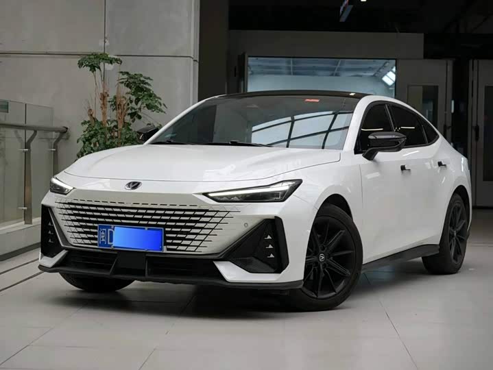 Changan UNI-V 2024 1.5T high-energy version