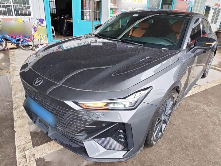 Changan UNI-V 2022 1.5T premium model