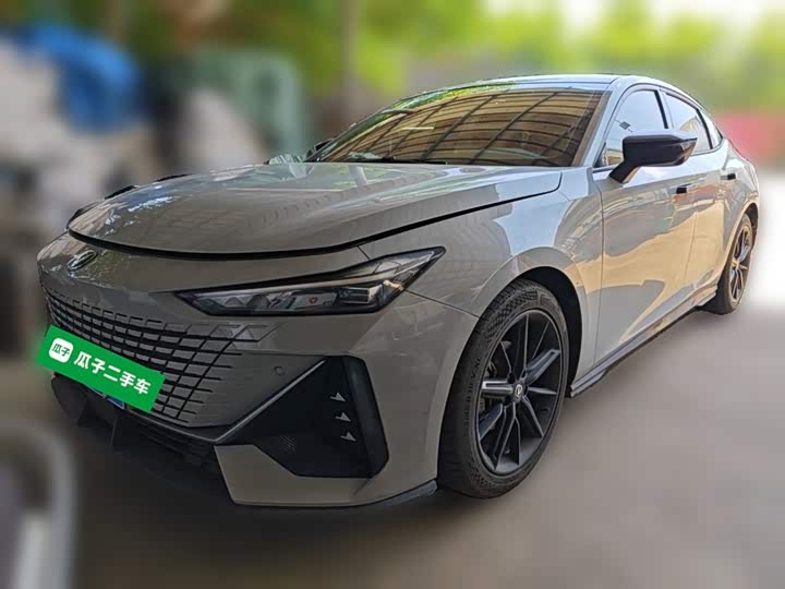 Changan UNI-V 2022 1.5T ZunGui Edition