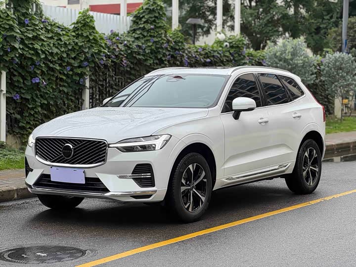 Volvo XC60 2026 B5 four-wheel drive Zhiyi Luxury Edition