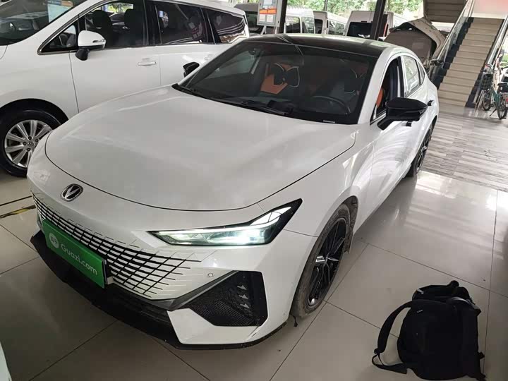 Changan UNI-V 2022 1.5T premium model