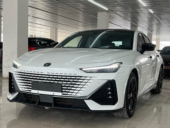 Changan UNI-V 2022 1.5T ZunGui Edition