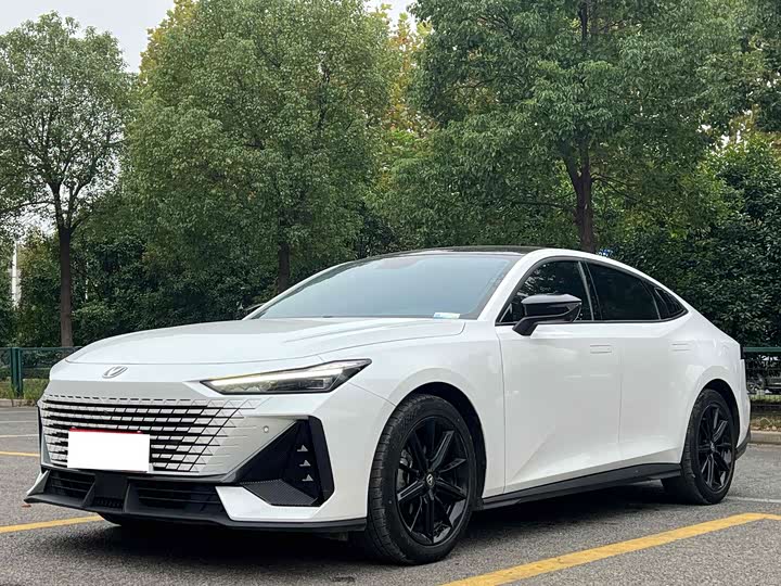 Changan UNI-V 2022 1.5T ZunGui Edition