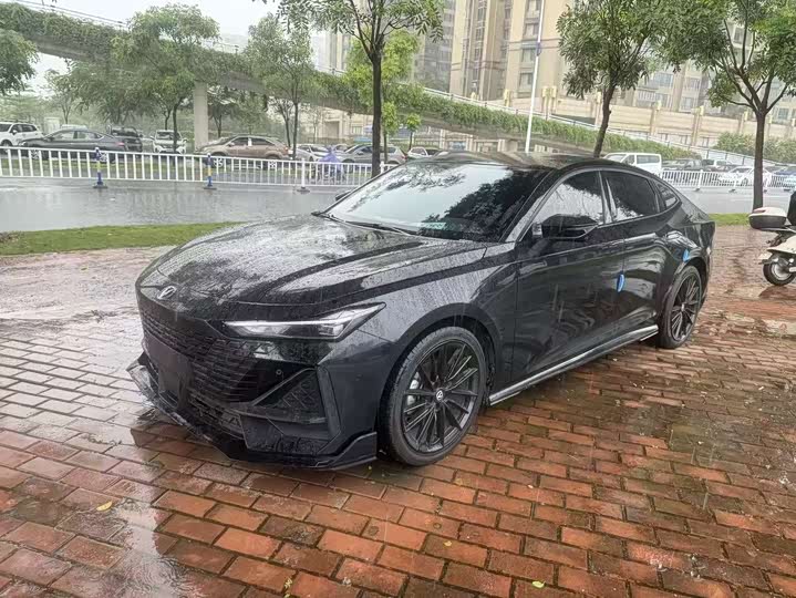 Changan UNI-V 2022 1.5T Sport