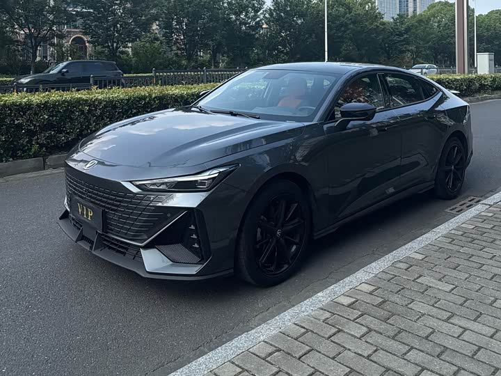 Changan UNI-V 2022 1.5T ZunGui Edition