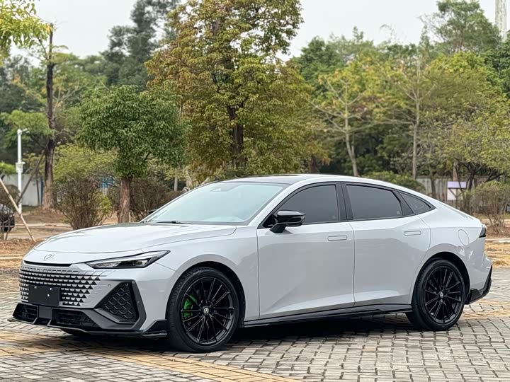 Changan UNI-V 2022 2.0T Speed Edition