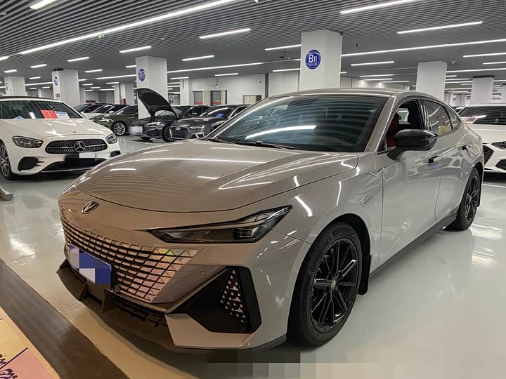 Changan UNI-V 2022 1.5T ZunGui Edition