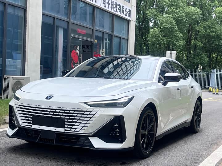 Changan UNI-V 2022 1.5T ZunGui Edition