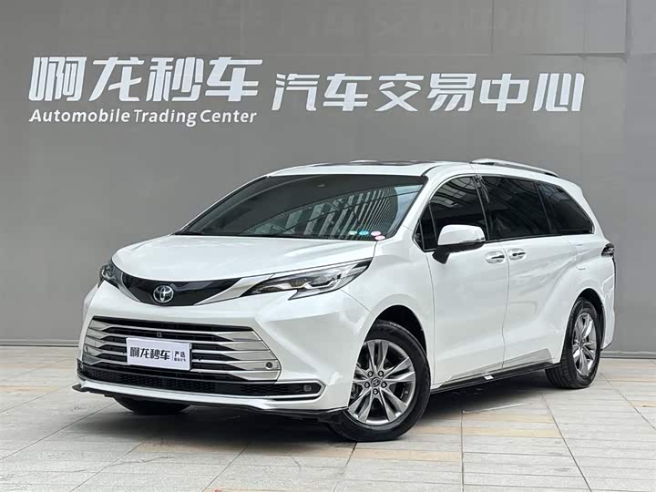 SIENNA 2021 2.5L Hybrid Platinum Edition