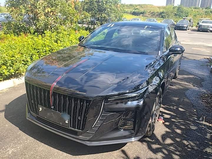 Hongqi H5 2025 Model 2.0T Edition