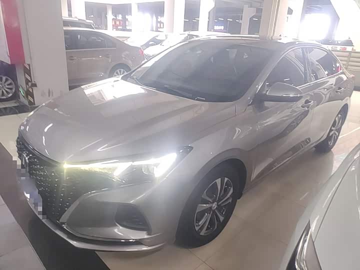Eado 2020 PLUS Blue Whale NE 1.4T GDI DCT Prestige Type