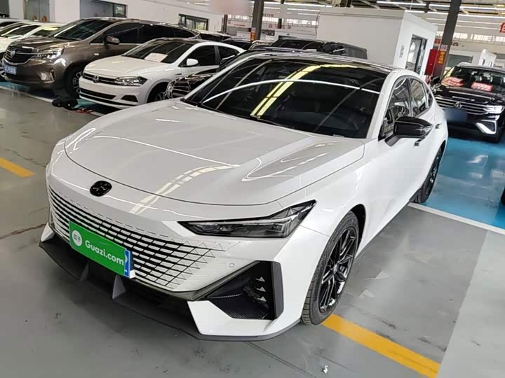 Changan UNI-V 2024 1.5T high-energy version
