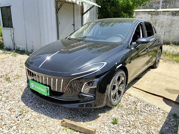 Hongqi E-QM5 2023 Facelift Basic Travel Edition