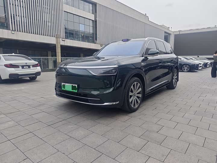 Wenjie M8 2025 extended range Max version 53.4kWh 6-seater version (192-line lidar)