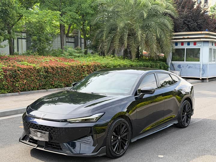 Changan UNI-V 2024 1.5T noble sports model