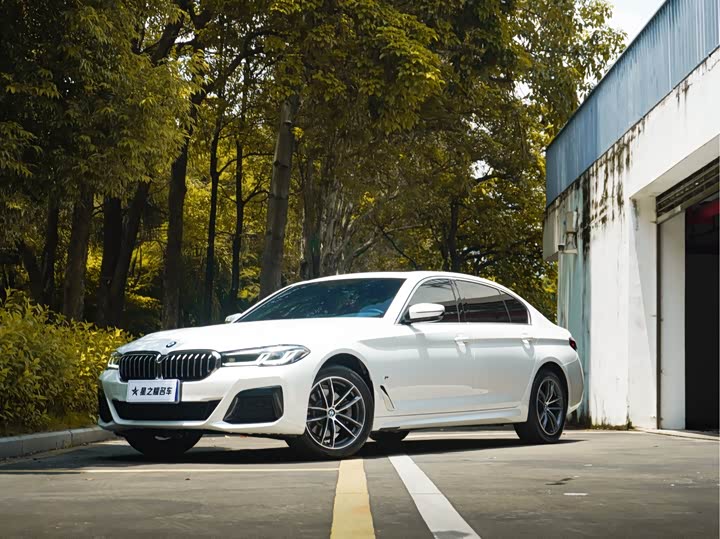 BMW 5 Series 2022 Facelift II 525Li M Sport Package