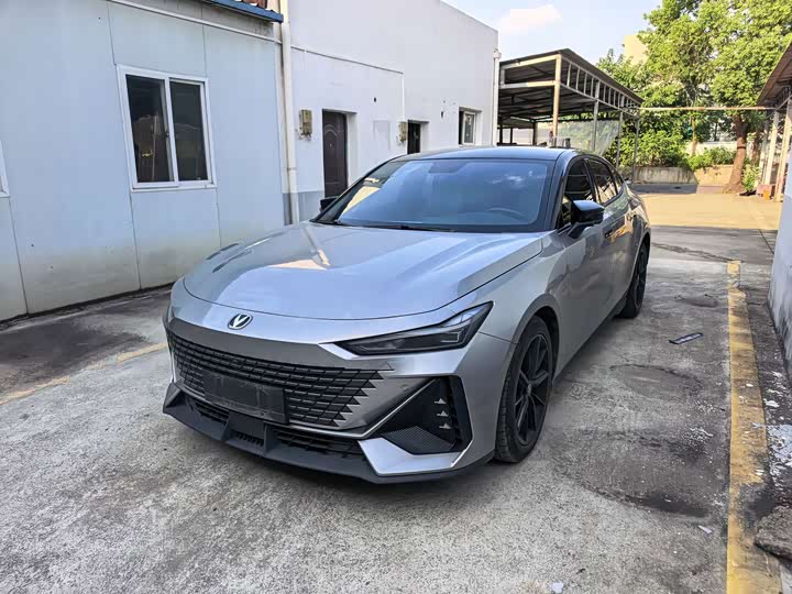 Changan UNI-V 2022 1.5T premium model