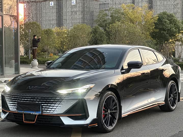 Changan UNI-V 2023 1.5T sports version