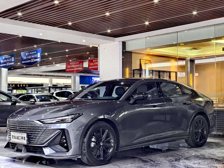 Changan UNI-V 2022 1.5T ZunGui Edition