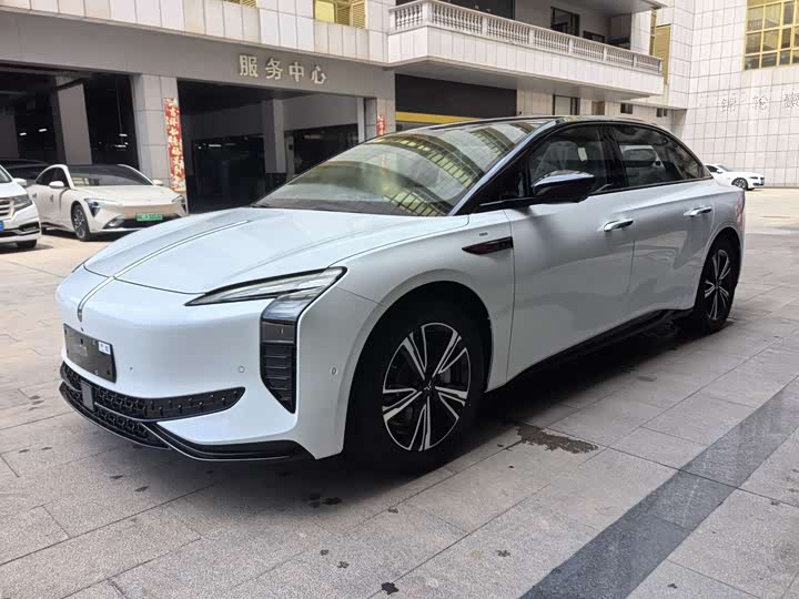 Hongqi EH7 2024 640 Pro four-wheel drive version