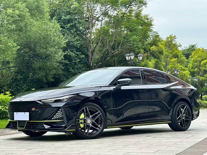 Changan UNI-V 2022 1.5T sports version