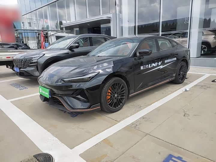 Changan UNI-V 2025 third generation 2.0T powerful model