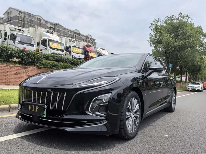 Hongqi E-QM5 2022 431km Charging Enjoyment Edition