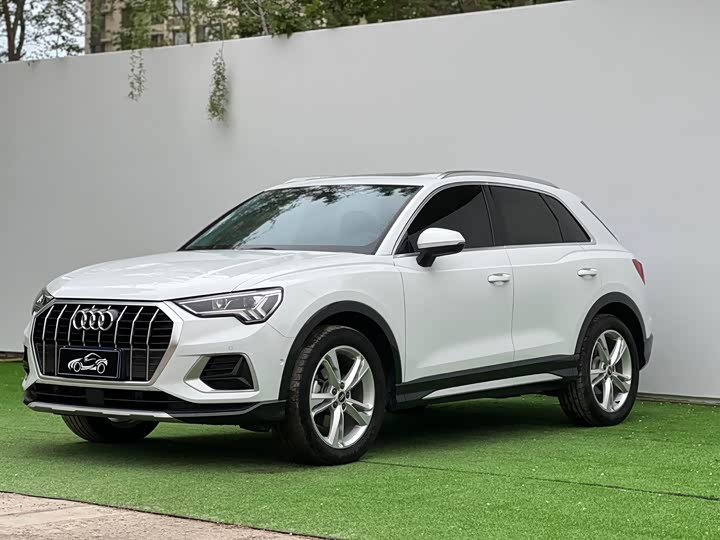 Audi Q3 2022 35 TFSI Fashionable and Elegant