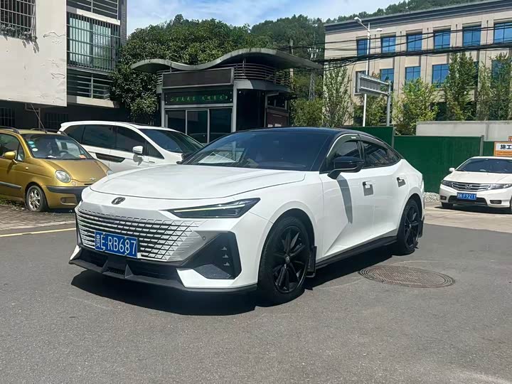 Changan UNI-V 2023 1.5T Prestige Edition