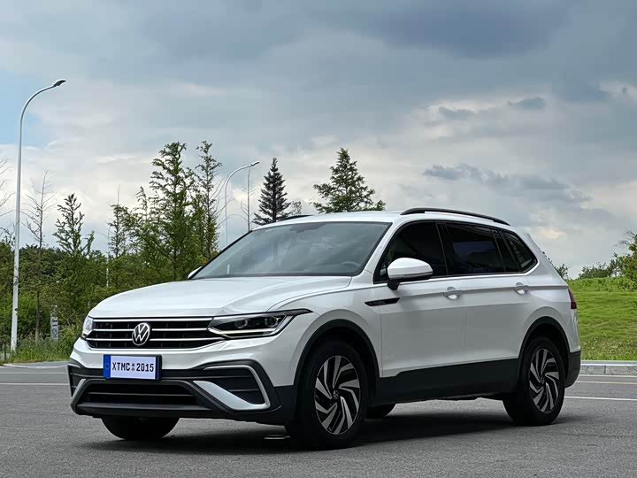 Tiguan L 2022 330TSI automatic two-wheel drive comfort version