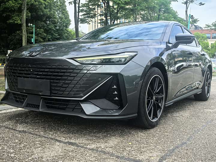 Changan UNI-V 2022 1.5T ZunGui Edition