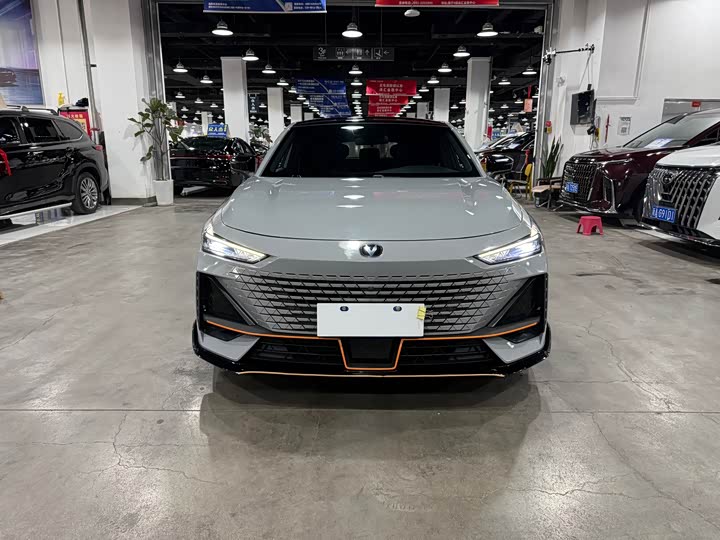 Changan UNI-V 2022 1.5T sports version