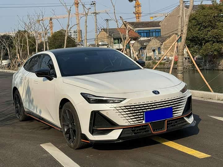 Changan UNI-V 2022 1.5T sports version